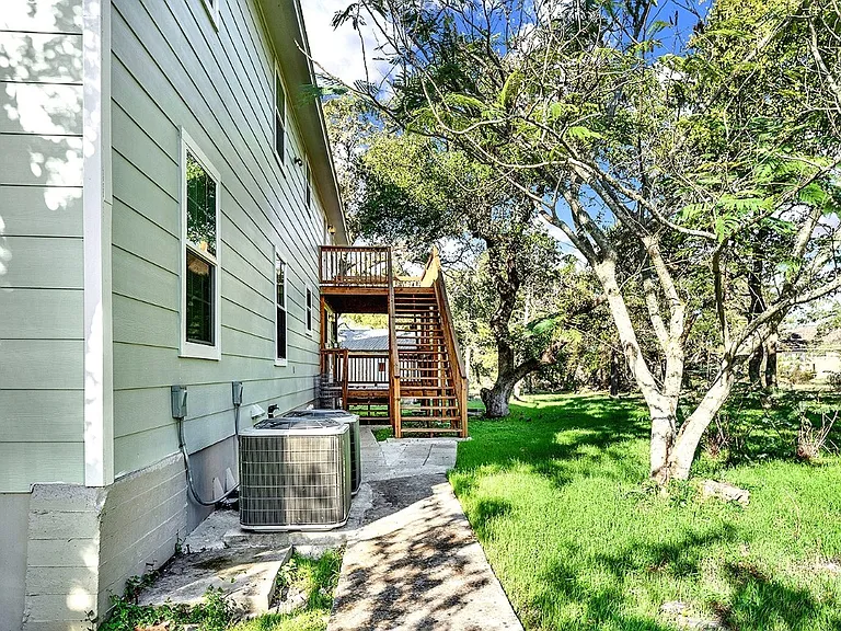 207 Oakwood Loop #207 — Photo 9