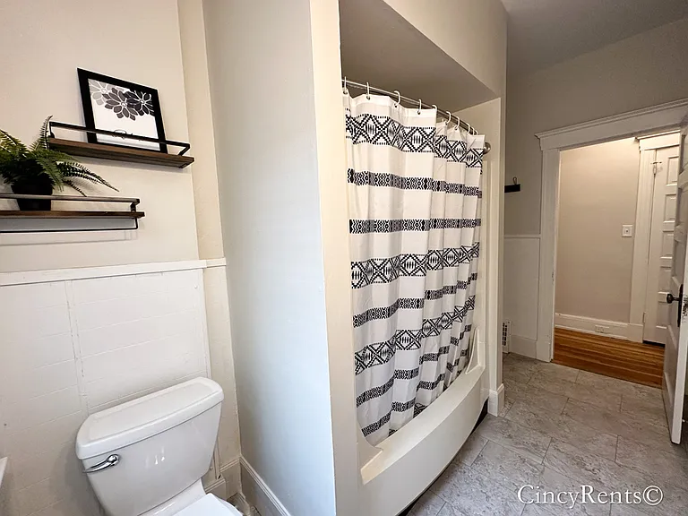 2552 Erie Ave #1 — Photo 20