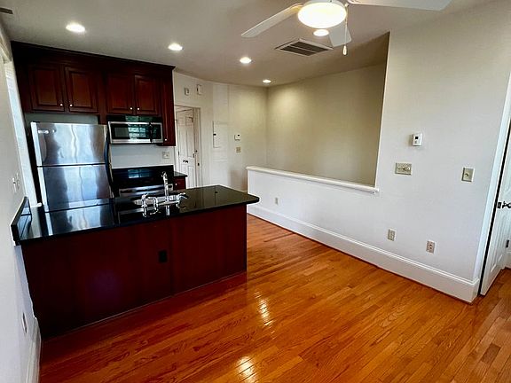 4th image of 1115 Randolph St #B