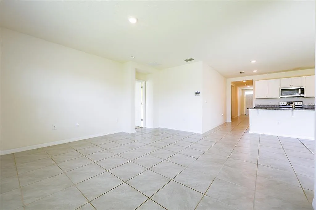 4 bed, 2.0 bath, 1846 sqft, $2,200 — Photo 4