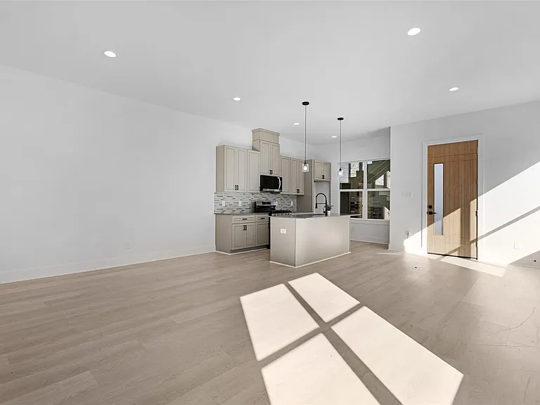 7905 Cora St #B — Photo 5