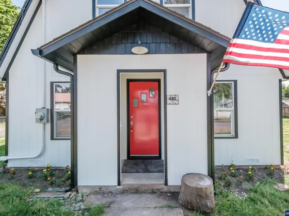 605 14th Ave, Sweet Home, OR 97386