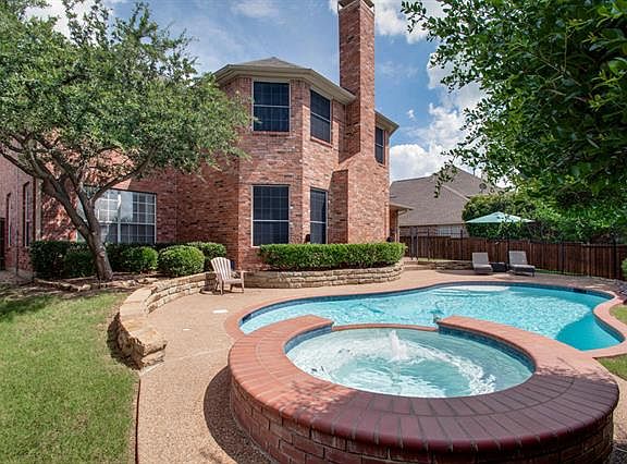 4th image of 2909 Hastings Way