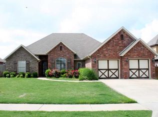 4212 Willowbend Dr, Rogers, AR 72758