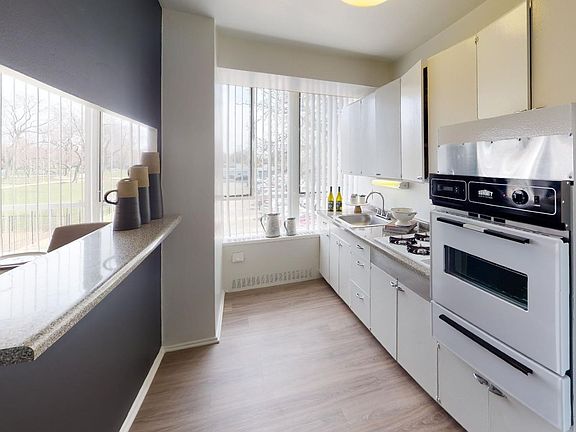 3rd image of 3233 S King Dr #6-1401