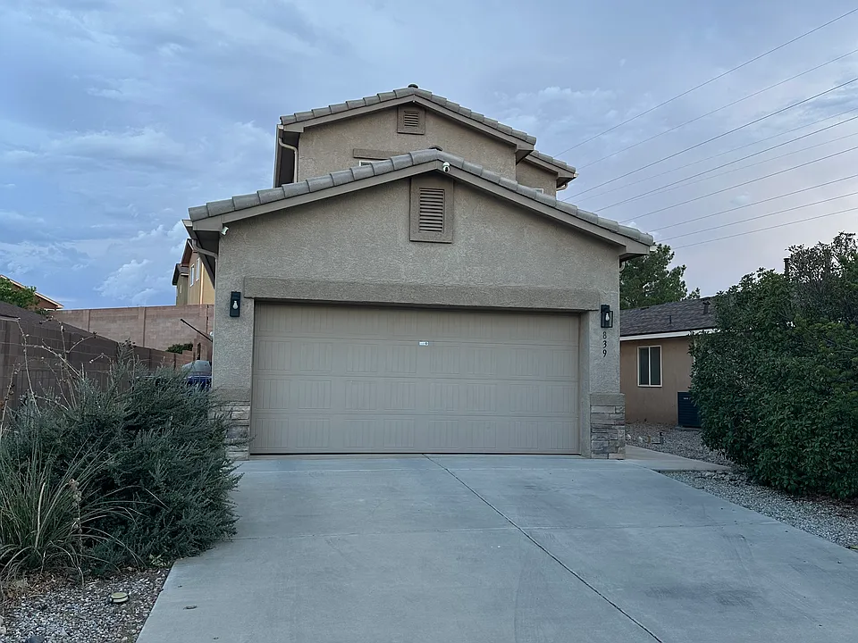 839 Serrano Pointe St NW