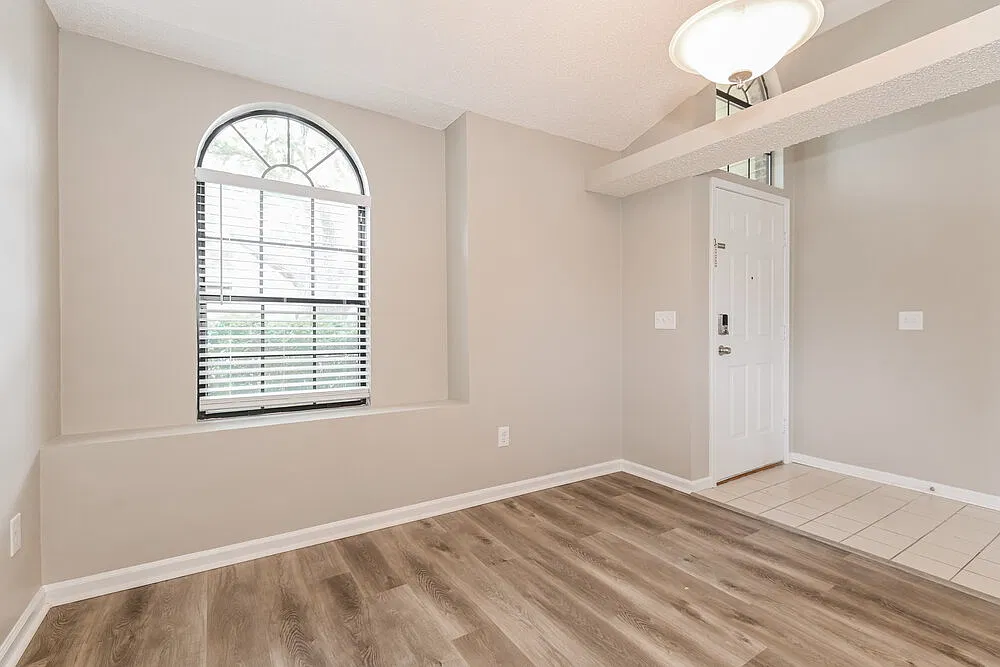 3 bed, 2.0 bath, 1452 sqft, $2,280 — Photo 3