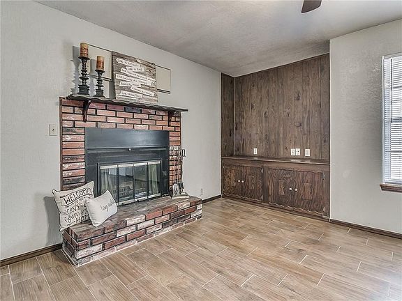 5th image of 729 S Glen Lane Ct