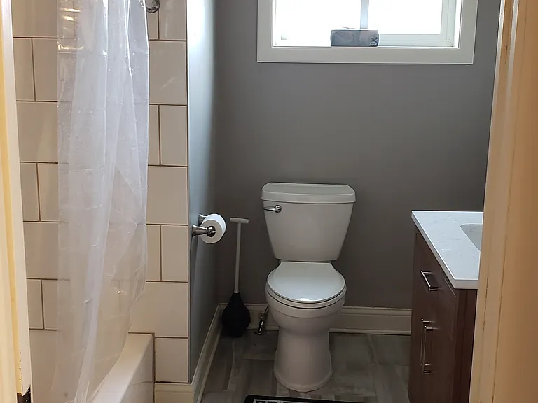 137 4th Ave S #2 — Photo 3