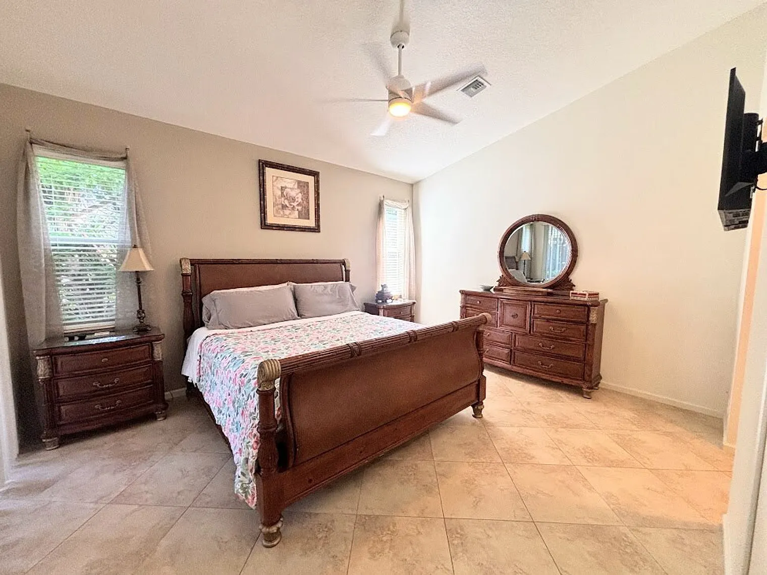 2 bed, 2.0 bath, $4,568 — Photo 3