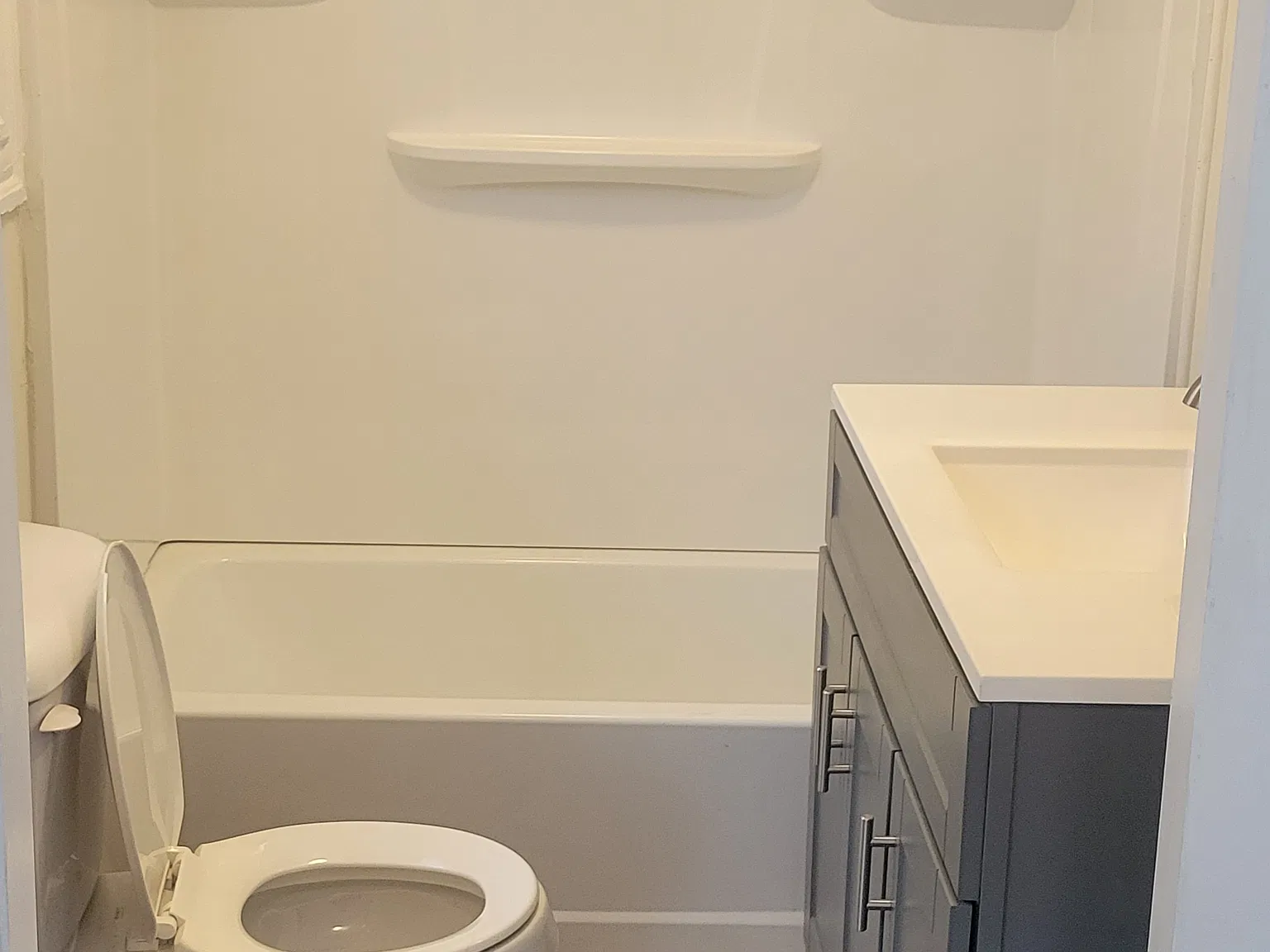 3 bed, 1.5 bath, 1644 sqft, $1,500 — Photo 3