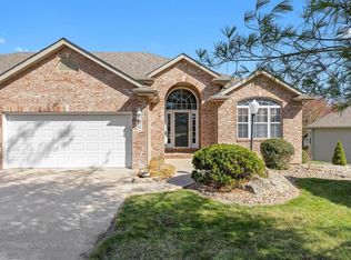 62 Ginger Creek Pkwy, Glen Carbon, IL 62034
