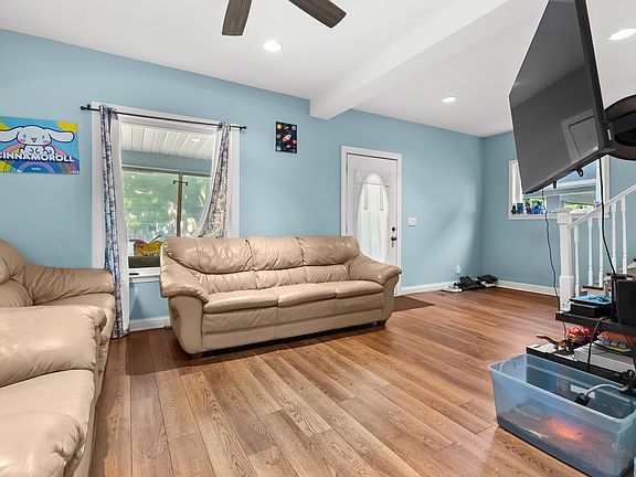 3rd image of 1703 Fair St