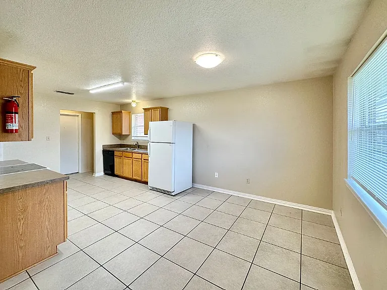 4405 Hondo Dr — Photo 6