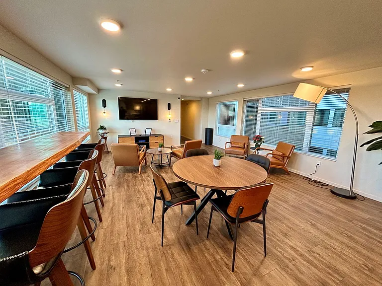 Plaza Apartments — Photo 47