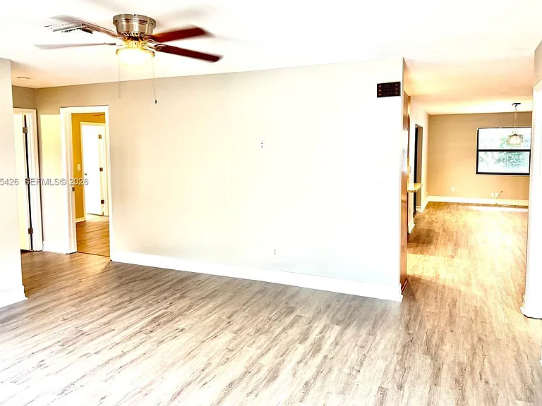 210 SW Voltair Ter — Photo 18
