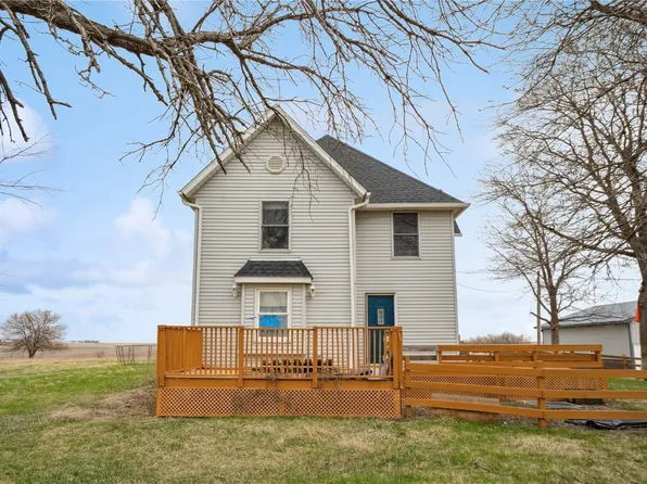 1051 50th Street Dr, La Porte City, IA 50651