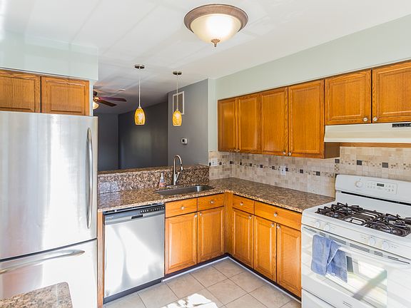 3rd image of 10836 Stone Hill Ln
