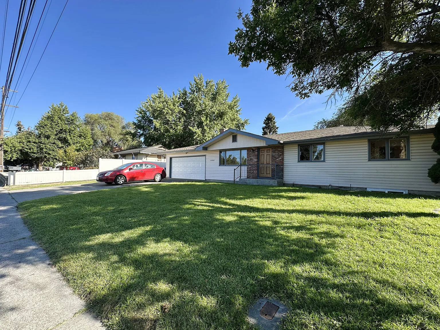 4 bed, 1.5 bath, 2126 sqft, $2,250 — Photo 2