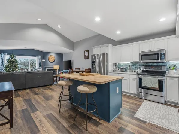 N16W26593 Tall Reeds LANE #E, Pewaukee, WI 53072