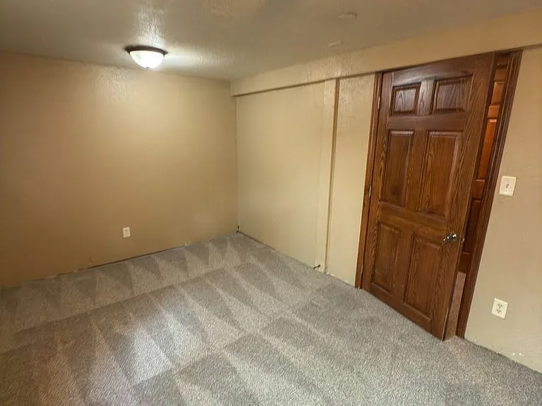 2614 Dupont Ave N — Photo 23