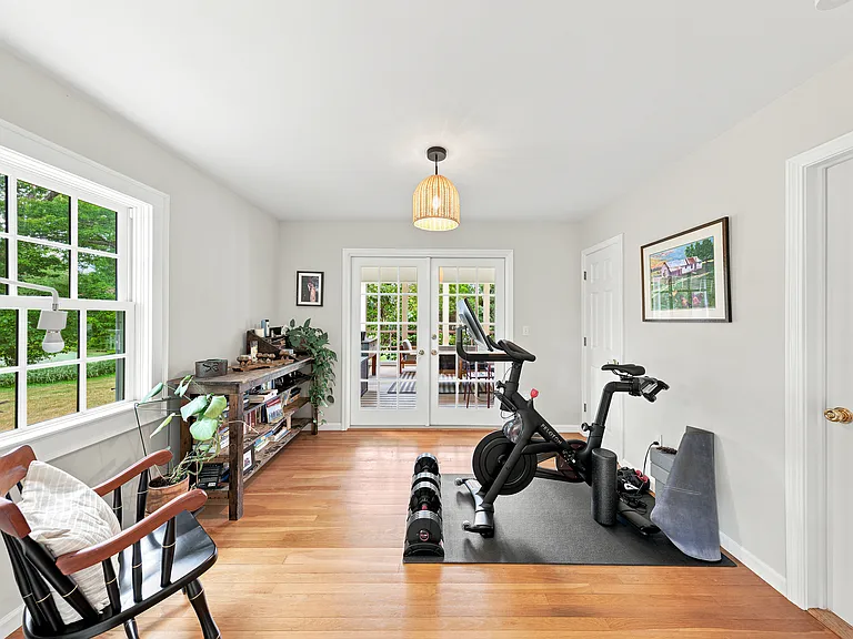 11 Belaire Dr — Photo 7