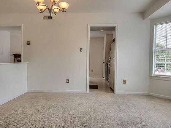 5th image of 513 Randolph St