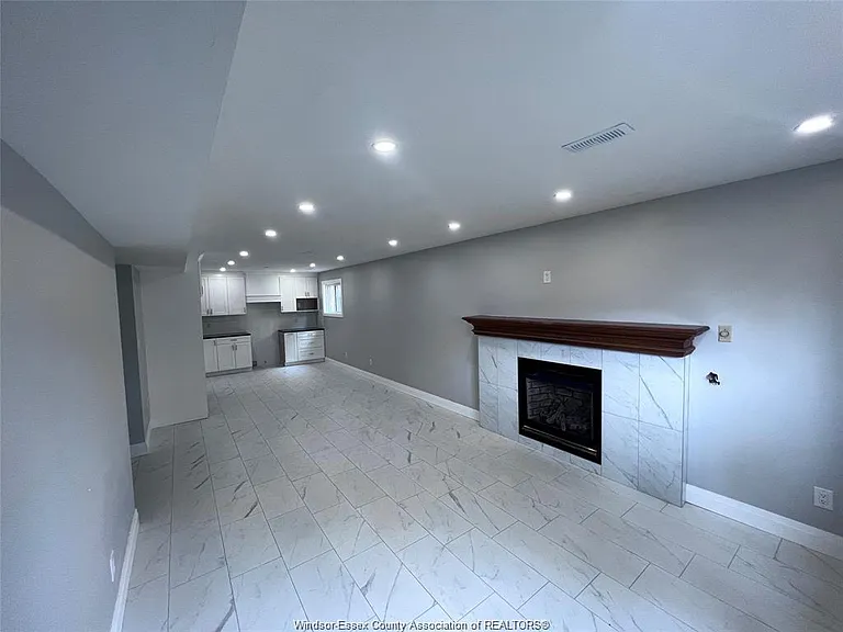 1953 Lepain Cres #LOWER — Photo 5