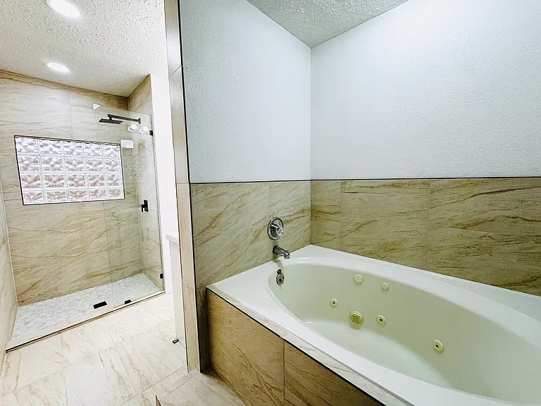 2326 Briarview Dr #1 — Photo 11