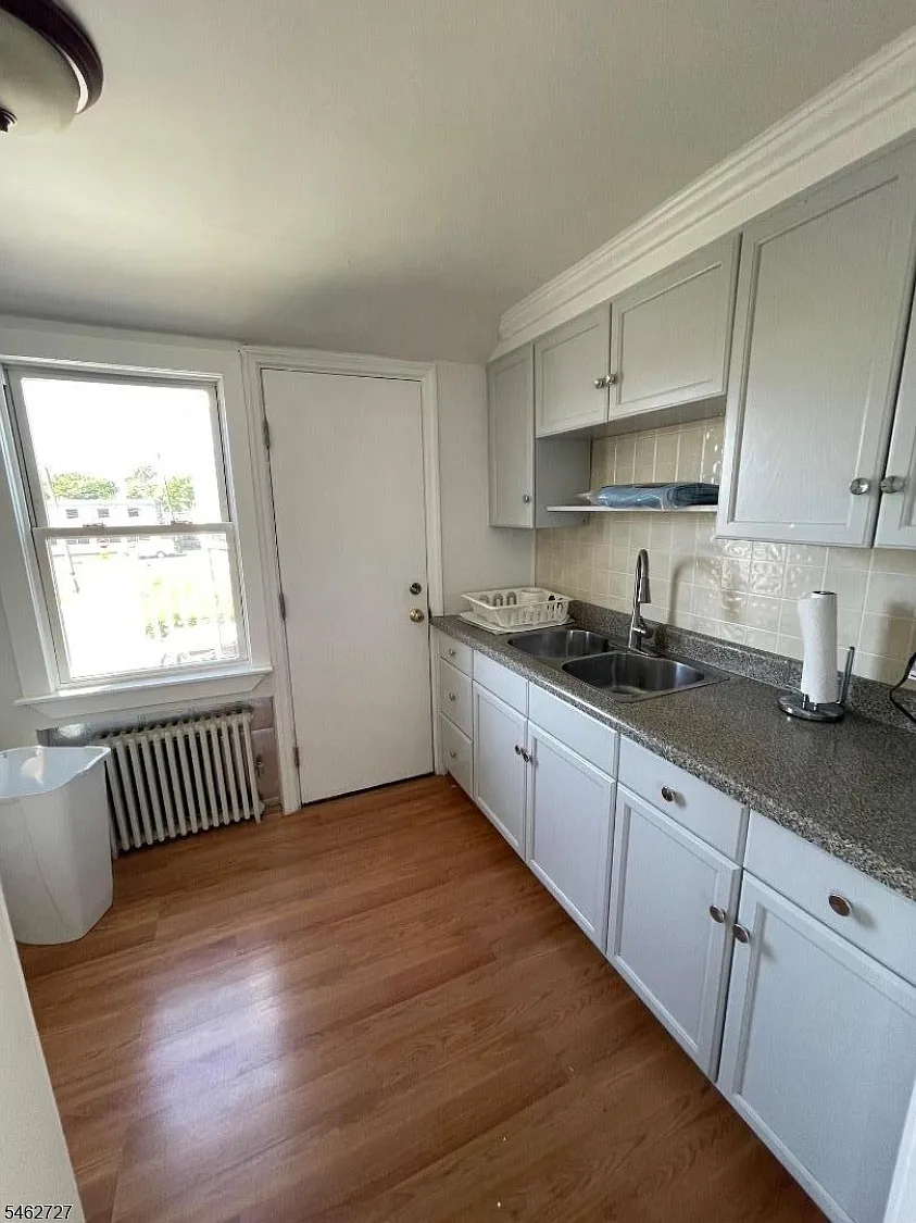 1 bed, 1.0 bath, $1,800 — Photo 3