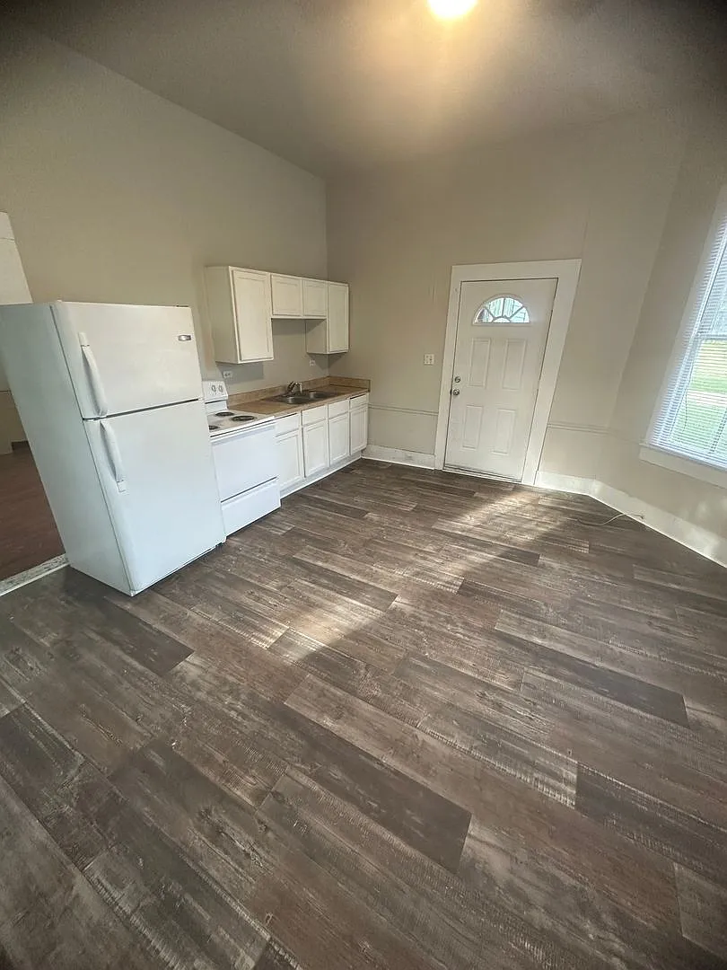 507 East Hickory Street — Photo 2
