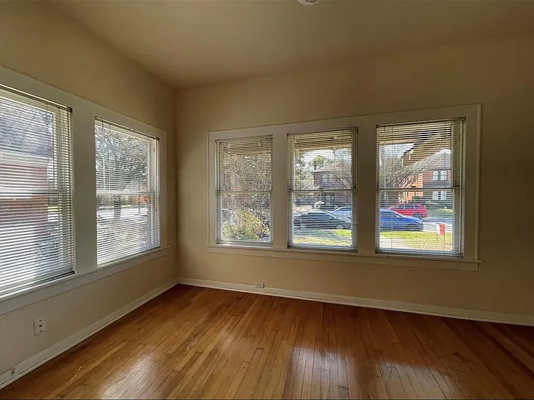 1706 Hawthorne St — Photo 9