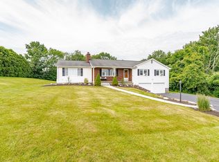 11 Southwick Hill Dr, Southwick, MA 01077
