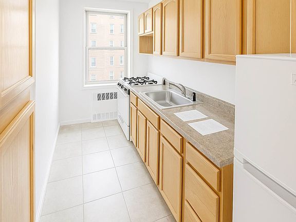 3rd image of 3310 Avenue H APT 5B