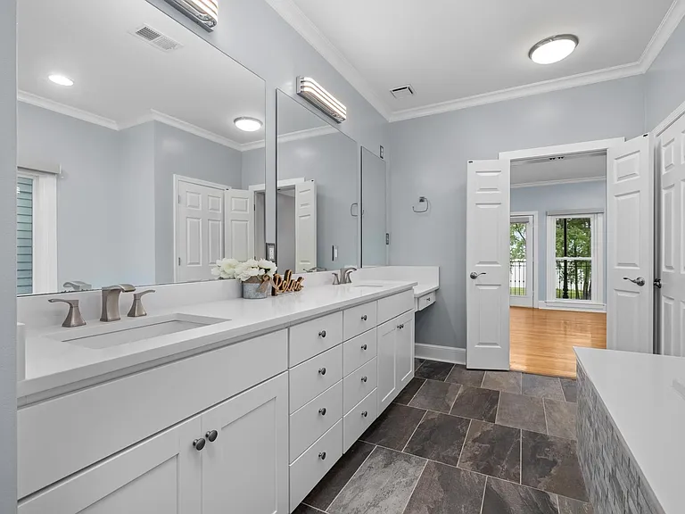 752 Island Dr — Photo 24
