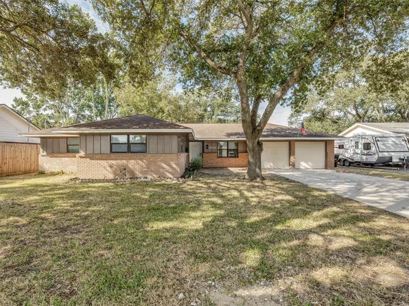 1802 Hartt St, Baytown, TX 77520