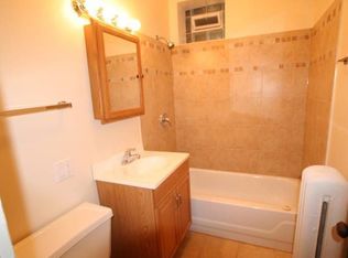 1217 W Waveland Ave #2, Chicago, IL 60613