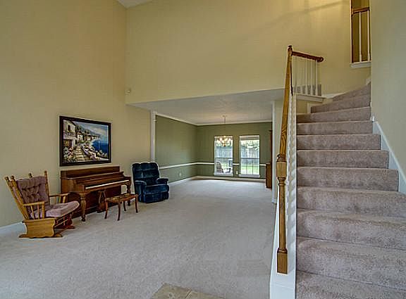 4th image of 2217 Cypress Ct