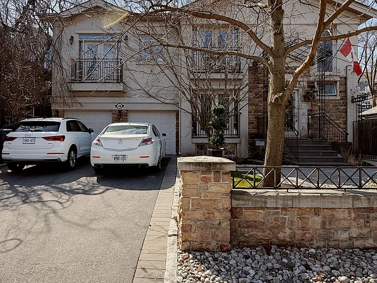 1186 Royal York Rd #2 — Photo 23