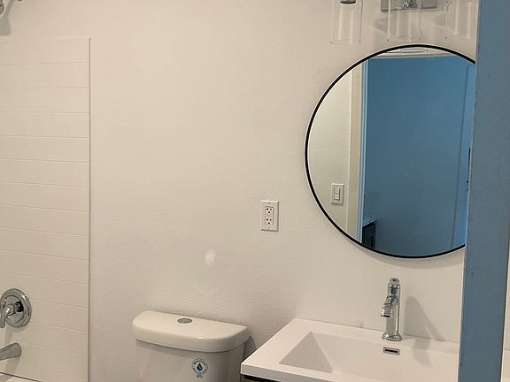4th image of 1487 Claremont Pl