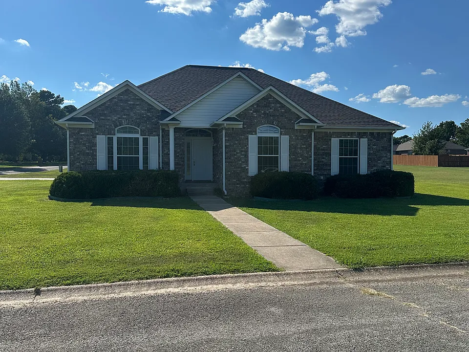 1108 Risner Rd