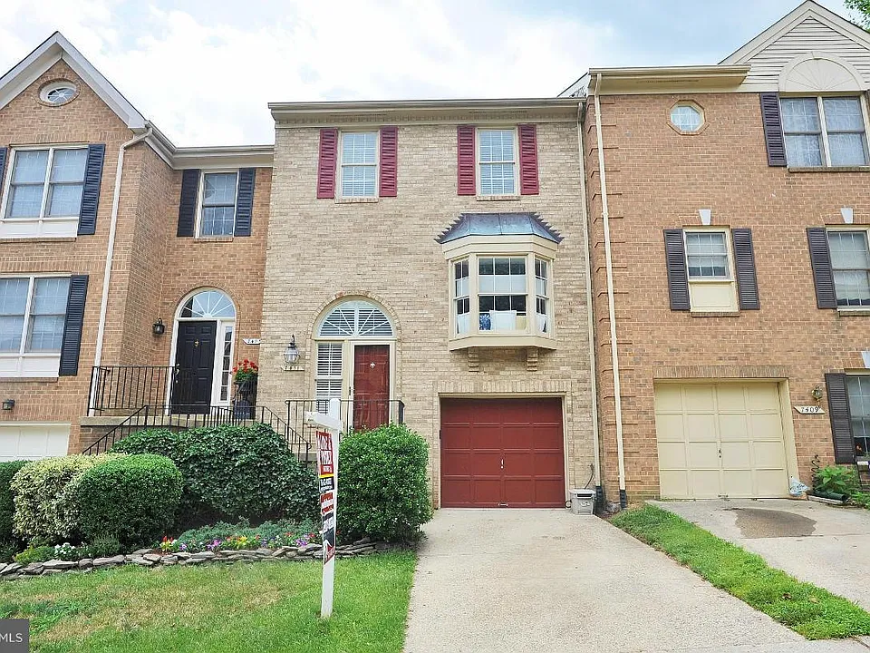 7411 Salford Ct