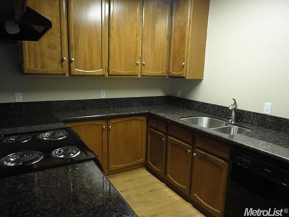 4th image of 4924 Lavelle Way