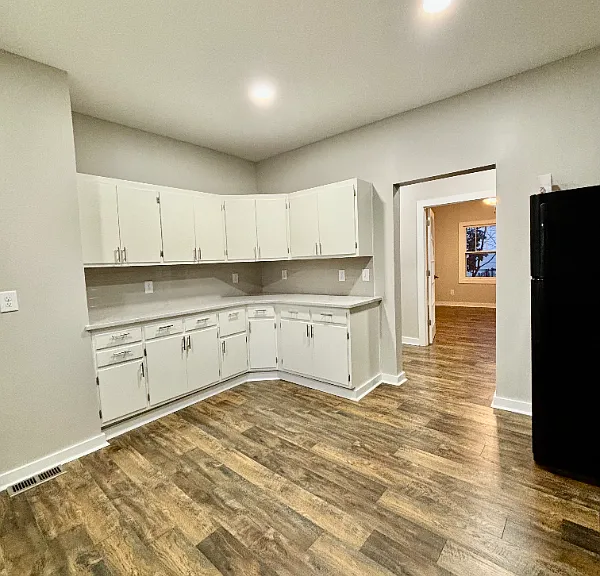 313 Dingler Ave — Photo 6