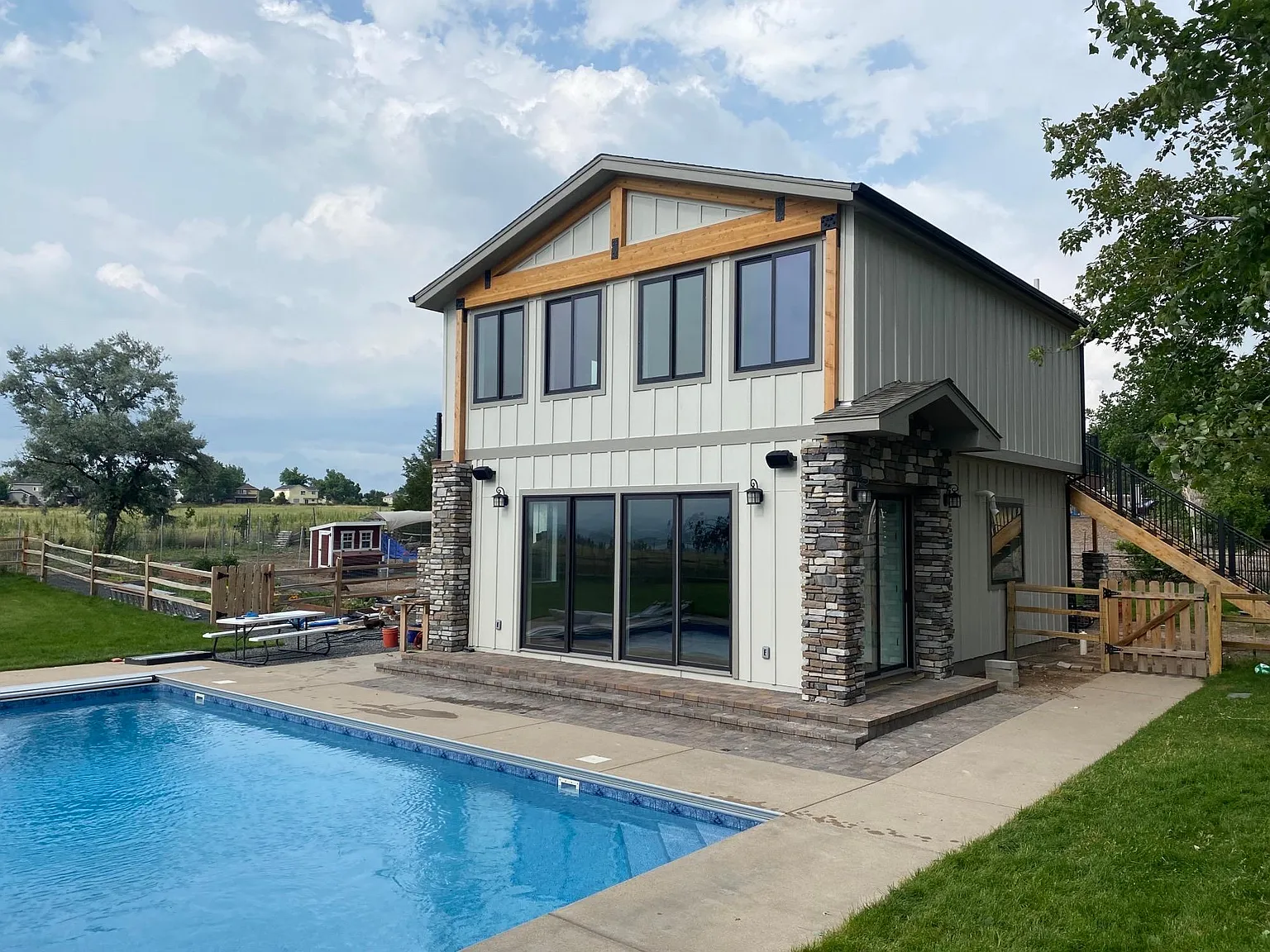 W Pineview Dr, Littleton — Photo 1