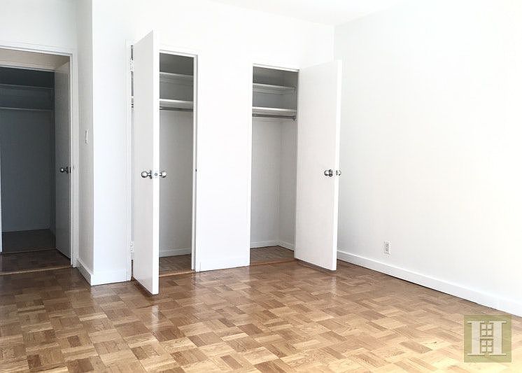 2nd image of 65 W 55th St Ph E
