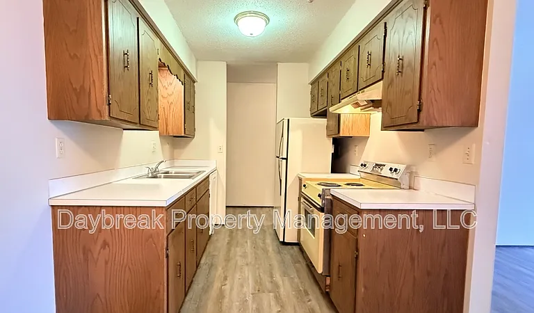 3024 9 1/2 St N #303 — Photo 4