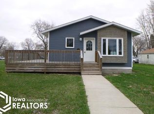 305 S Chestnut St, Winfield, IA 52659