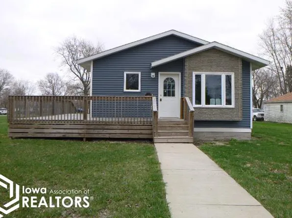 305 S Chestnut St, Winfield, IA 52659
