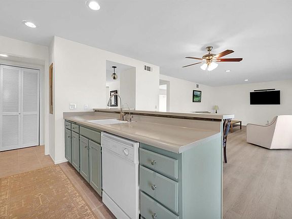 3rd image of 1653 Montezuma Ct #10